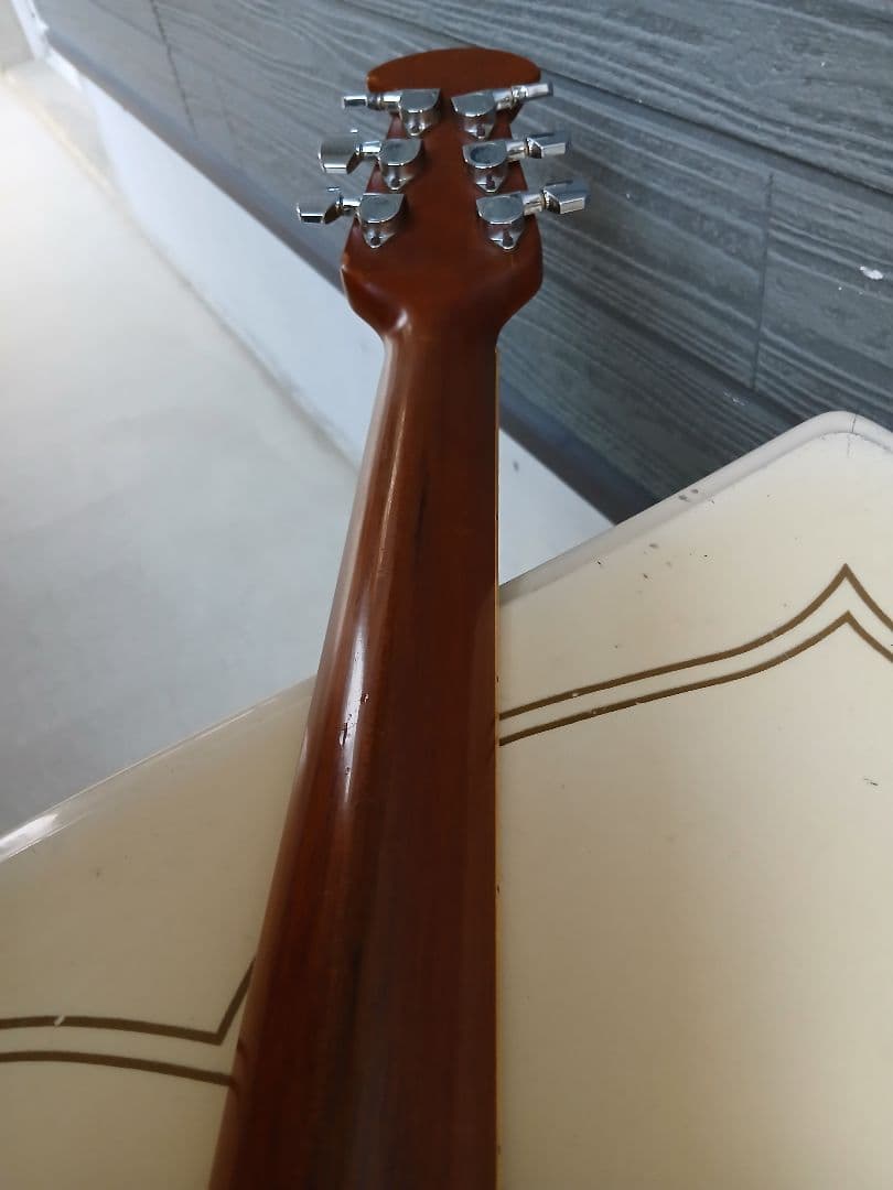 Celebrity by Ovation CC57 (エレアコ、ケース付)