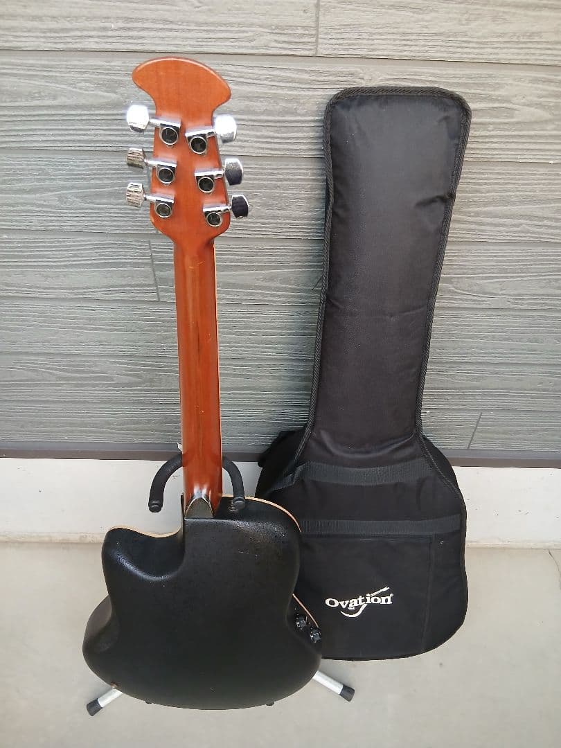 Celebrity by Ovation CC57 (エレアコ、ケース付)