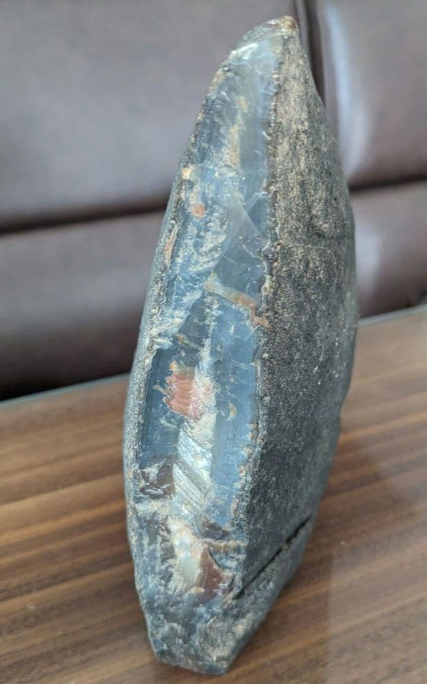 メノウ原石アメジスト付クラスター　石台付