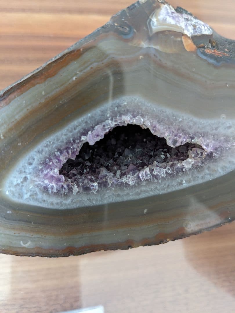 メノウ原石アメジスト付クラスター　石台付