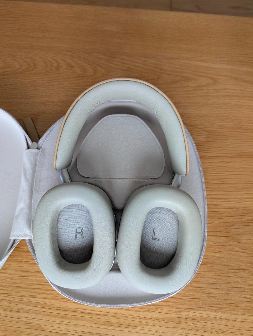 Bowers & Wilkins Px8 ヘッドフォン