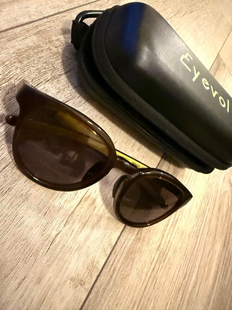 お値下げしました(*^^*)eyevol サングラス
