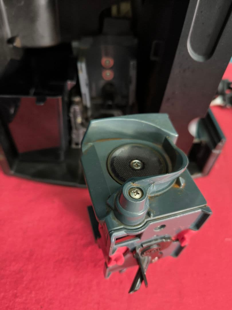 2021年製デロンギ 全自動コーヒーマシン/エスプレッソ 　ESAM1000SJ