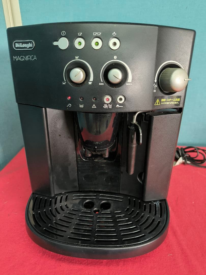 2021年製デロンギ 全自動コーヒーマシン/エスプレッソ 　ESAM1000SJ