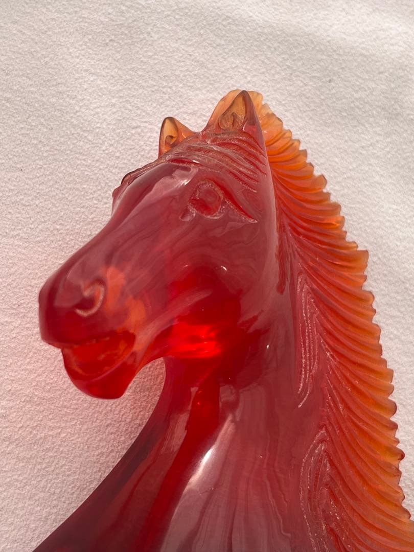 馬の置物 赤　中国　手彫り　蔵出し