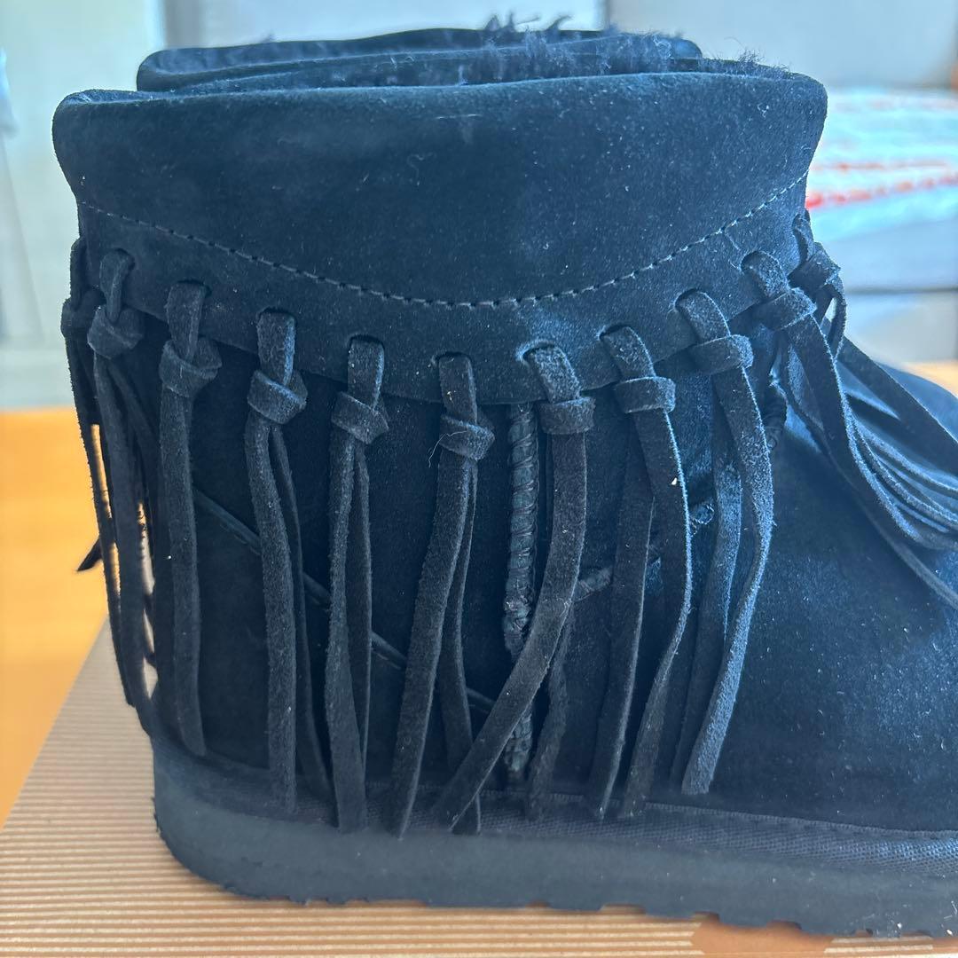 UGG フリンジ ⭐️ブラック ムートンブーツ