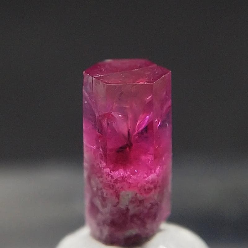 294 レッドベリル ビクスバイト レッドエメラルド 結晶 標本