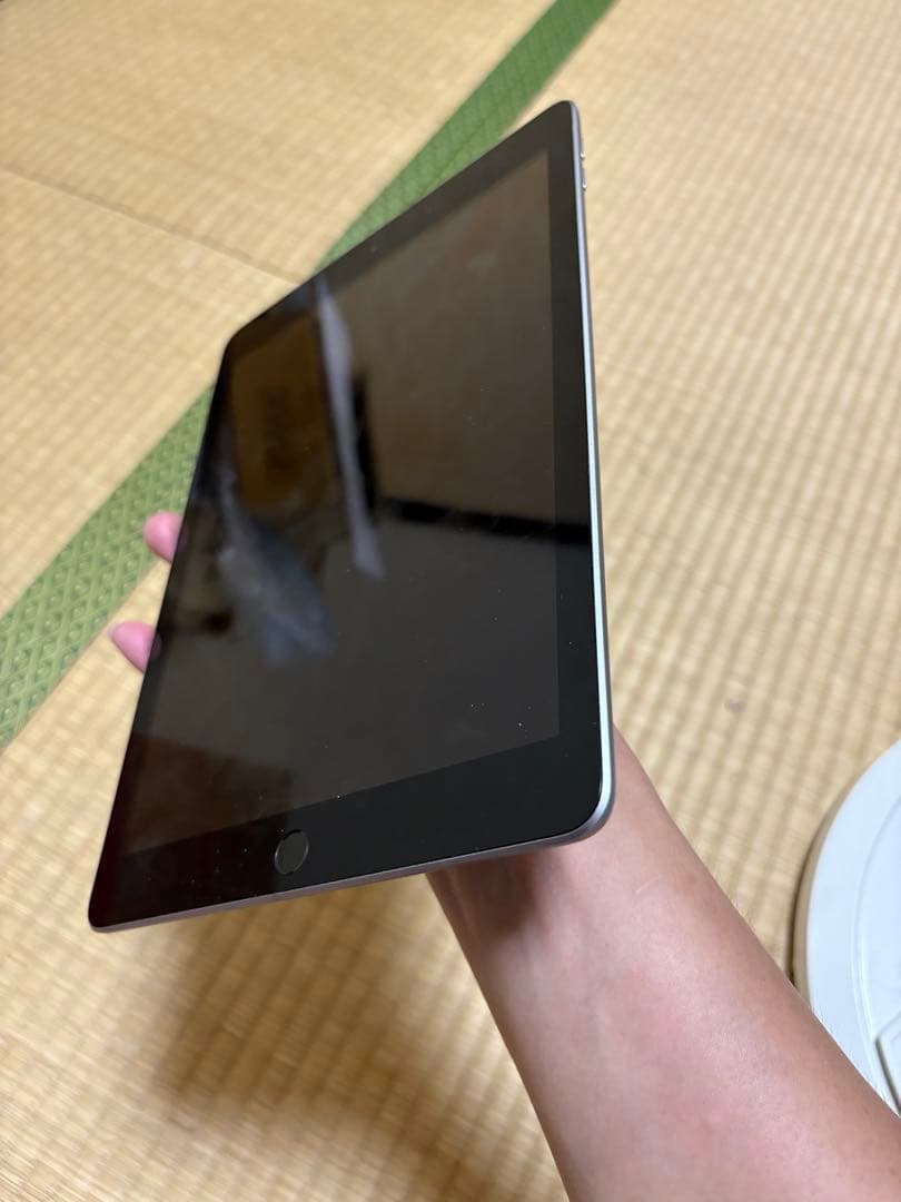 iPad 第6世代 32gb バテッリ容量93% simフリー