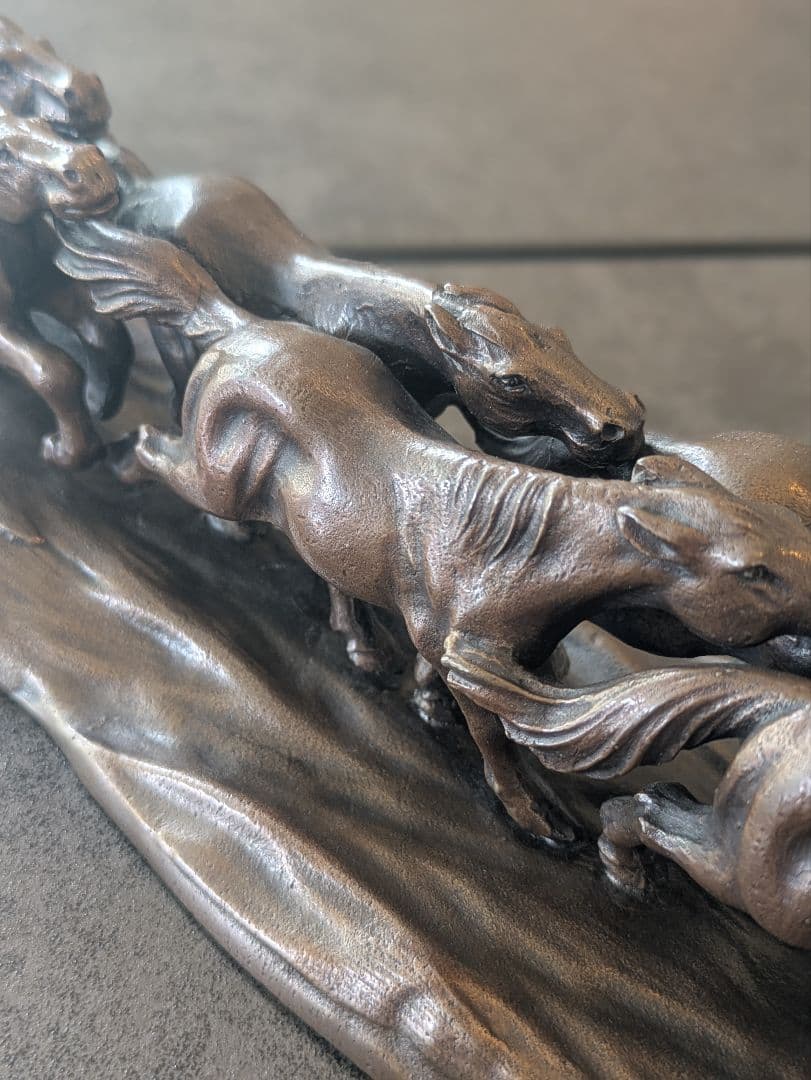 馬九行久 銅像 置物 ブロンズ製 競馬 記念品 縁起物 馬のオブジェ　午年