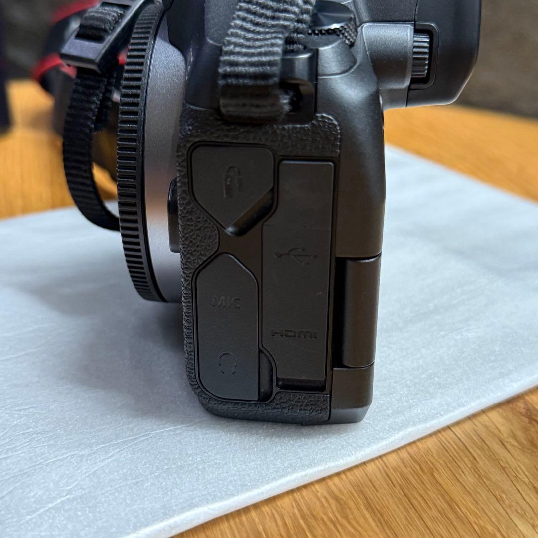 【美品】Canon EOS R ミラーレス一眼カメラ 本体 /外箱あり