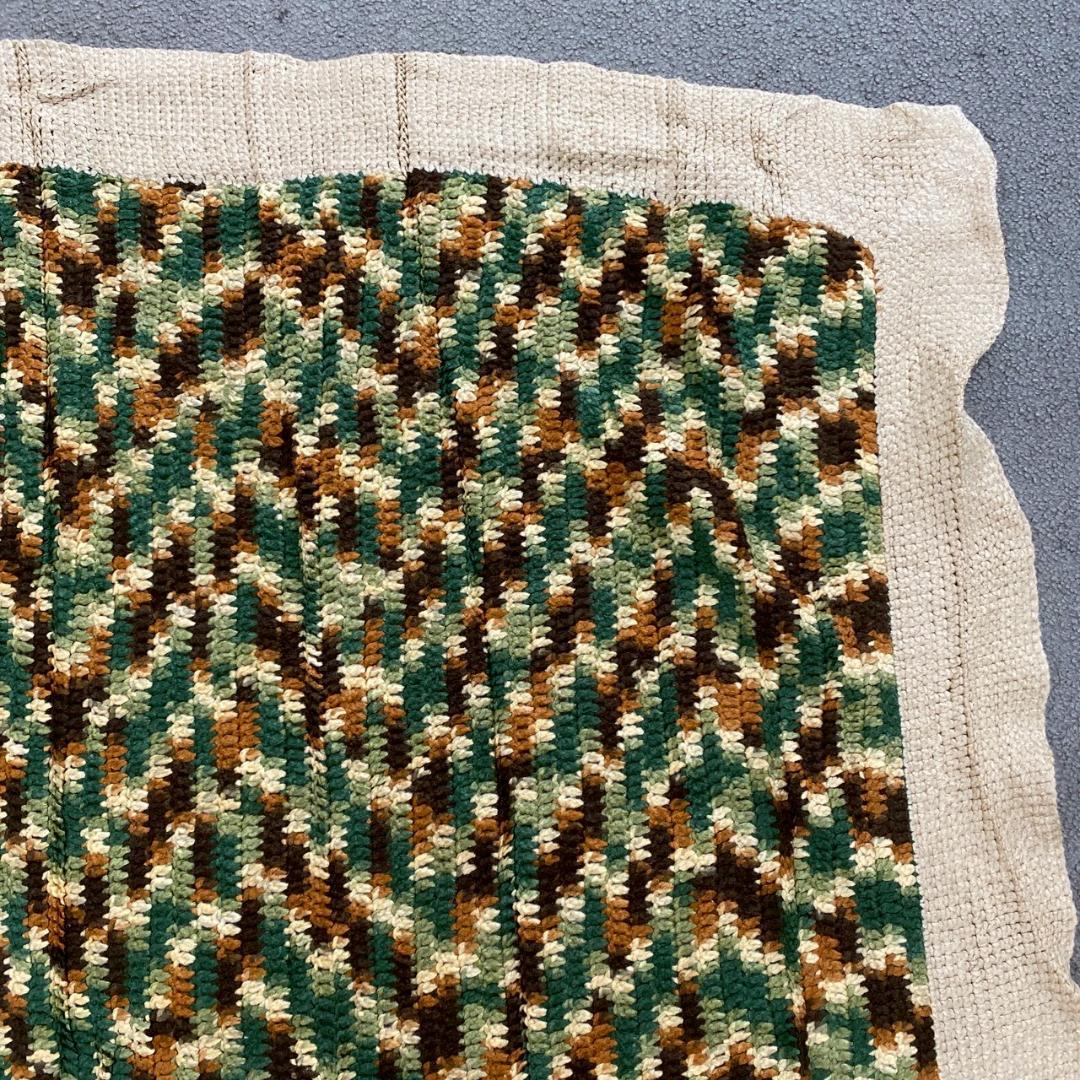 BQMS かぎ針編み ニット ラグ ビンテージ カモフラ柄 アーストーン AK