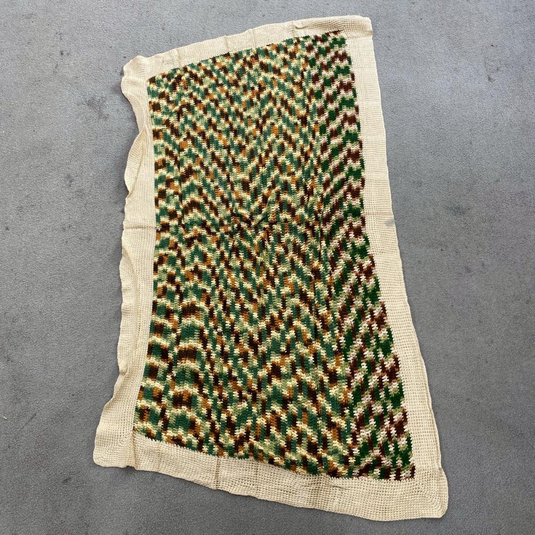 BQMS かぎ針編み ニット ラグ ビンテージ カモフラ柄 アーストーン AK