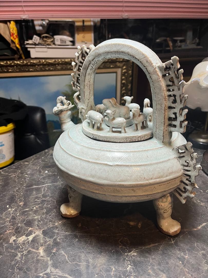 白磁香炉、獣形香炉、白磁獣形印文（はくじじゅうけいいんもんけい） 中国・景徳鎮製