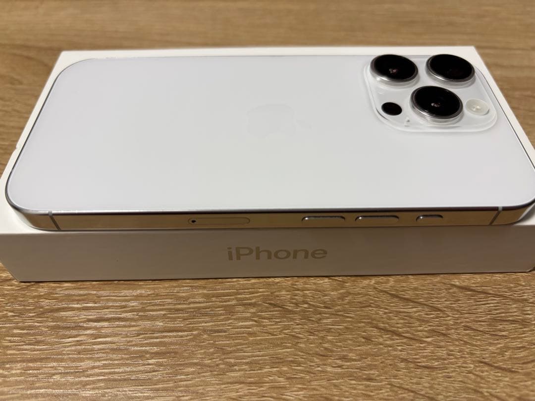 O*r様 【美品】iPhone 16 Pro 128GB CN版