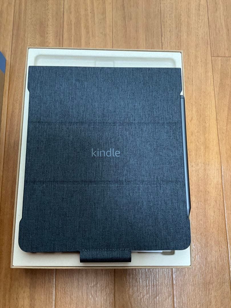 Amazon Kindle Scribe 2024 32GB 本体と純正カバー