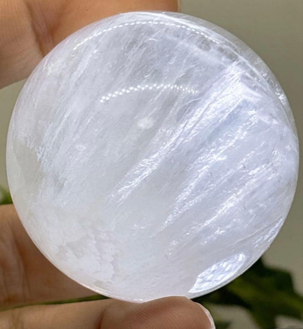 【天然石】激レア！セリサイトinフローライトマイカも共生！虹も有り！