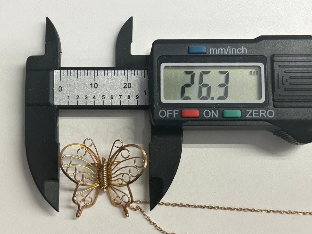 蝶々 バタフライ K18 ゴールド750 重さ3,18g ブローチ
