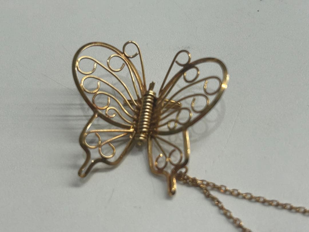 蝶々 バタフライ K18 ゴールド750 重さ3,18g ブローチ