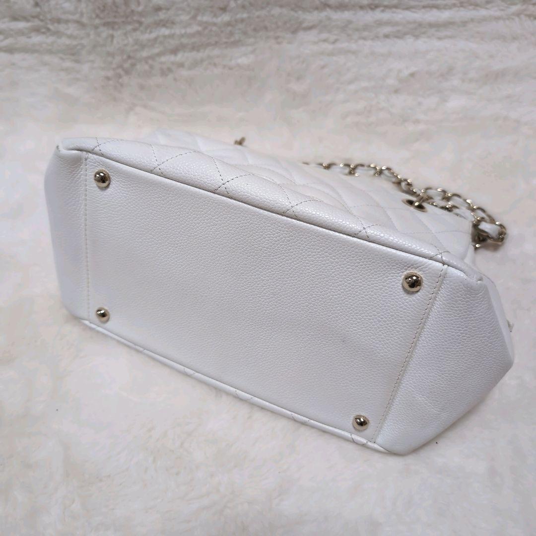 CHANEL キャビアスキン　ショルダーバッグ　チェーン　ホワイト　ココマーク