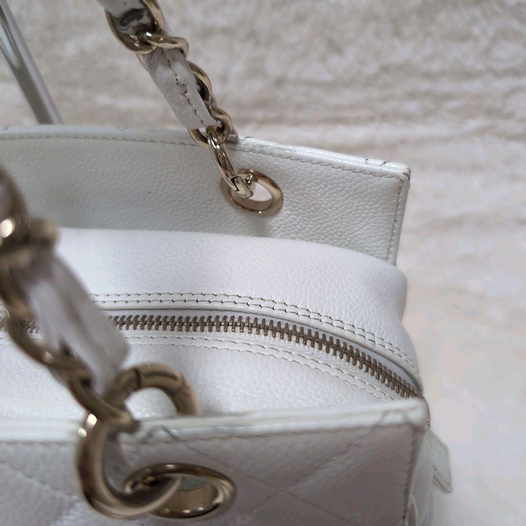CHANEL キャビアスキン　ショルダーバッグ　チェーン　ホワイト　ココマーク