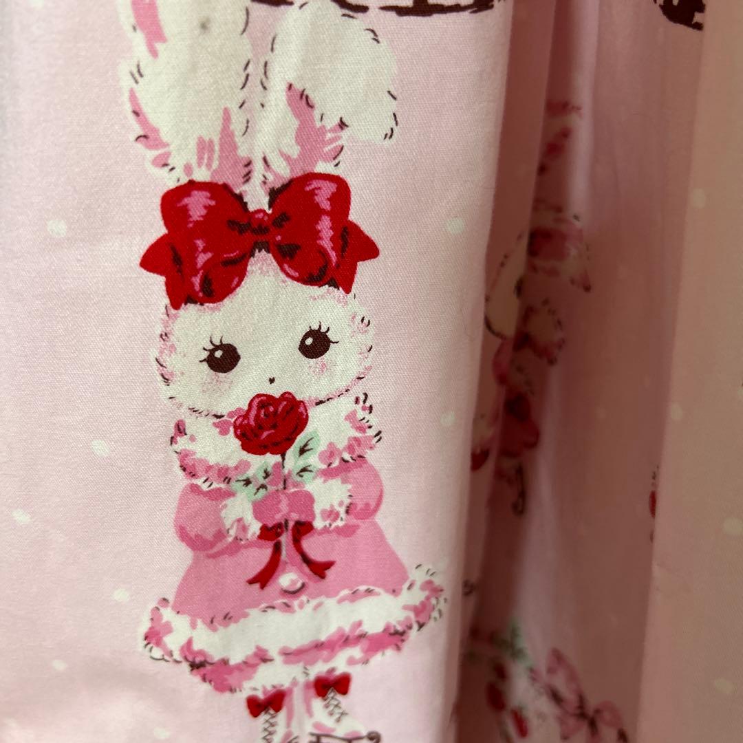 ウサギイラストのピンクノースリーブワンピース