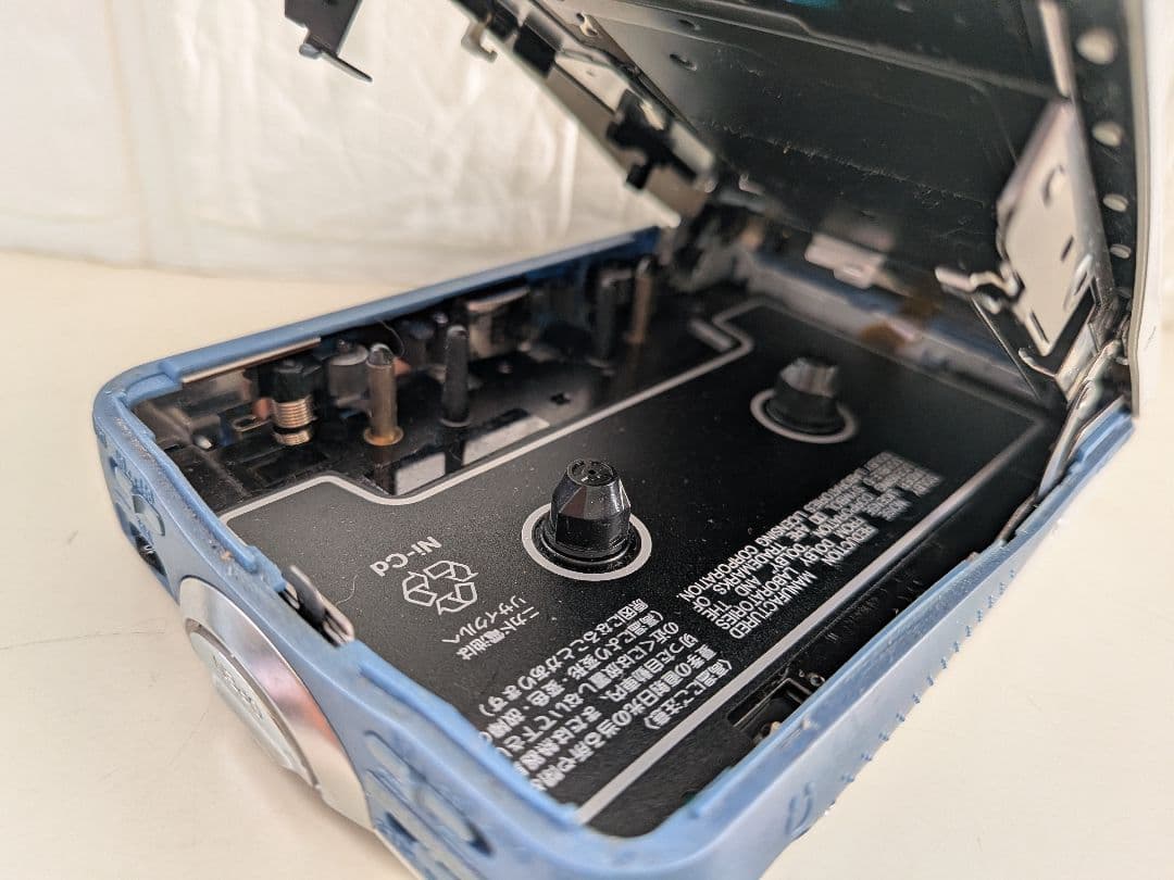 整備品 SONY WM-WX1 ソニー カセットウォークマン 充電器とガム電池付