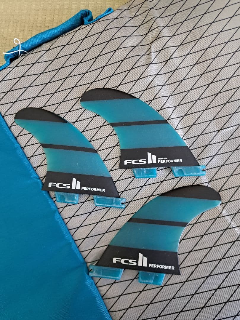 サーフボード　JUSTICE Carroll　トライフィン　ハードケース 付き