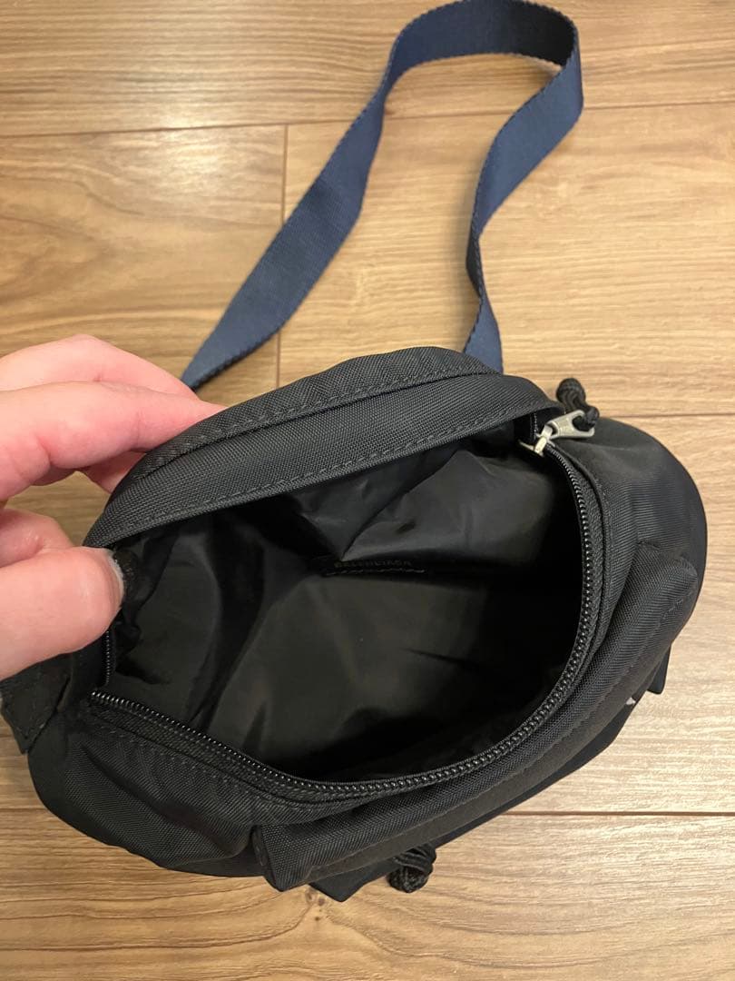 BALENCIAGA ボディバッグ ブラック　ウエストポーチ
