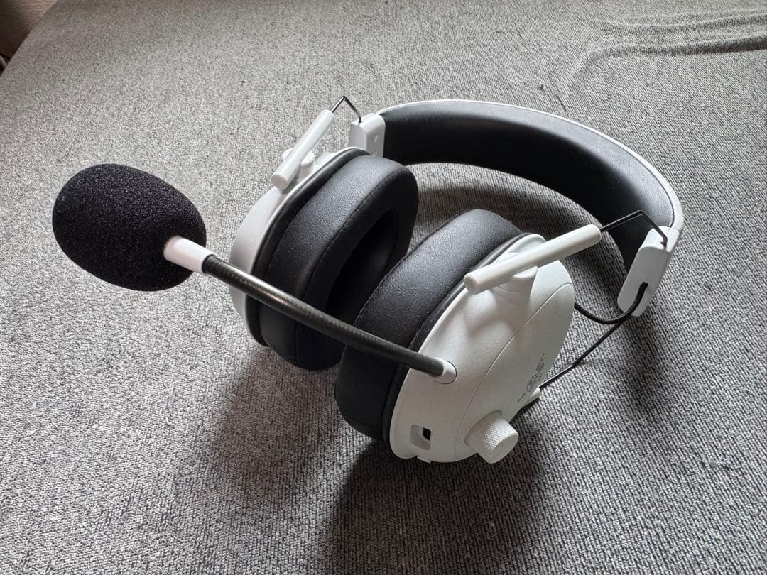 【ぺっちゃん】【中古美品】Razer BlackShark V2 HS