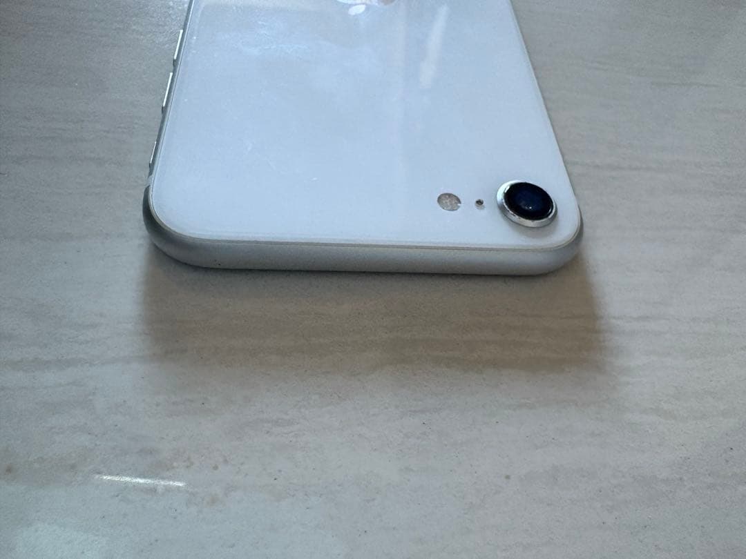 Apple iPhone SE (第2世代) ホワイト 箱付き