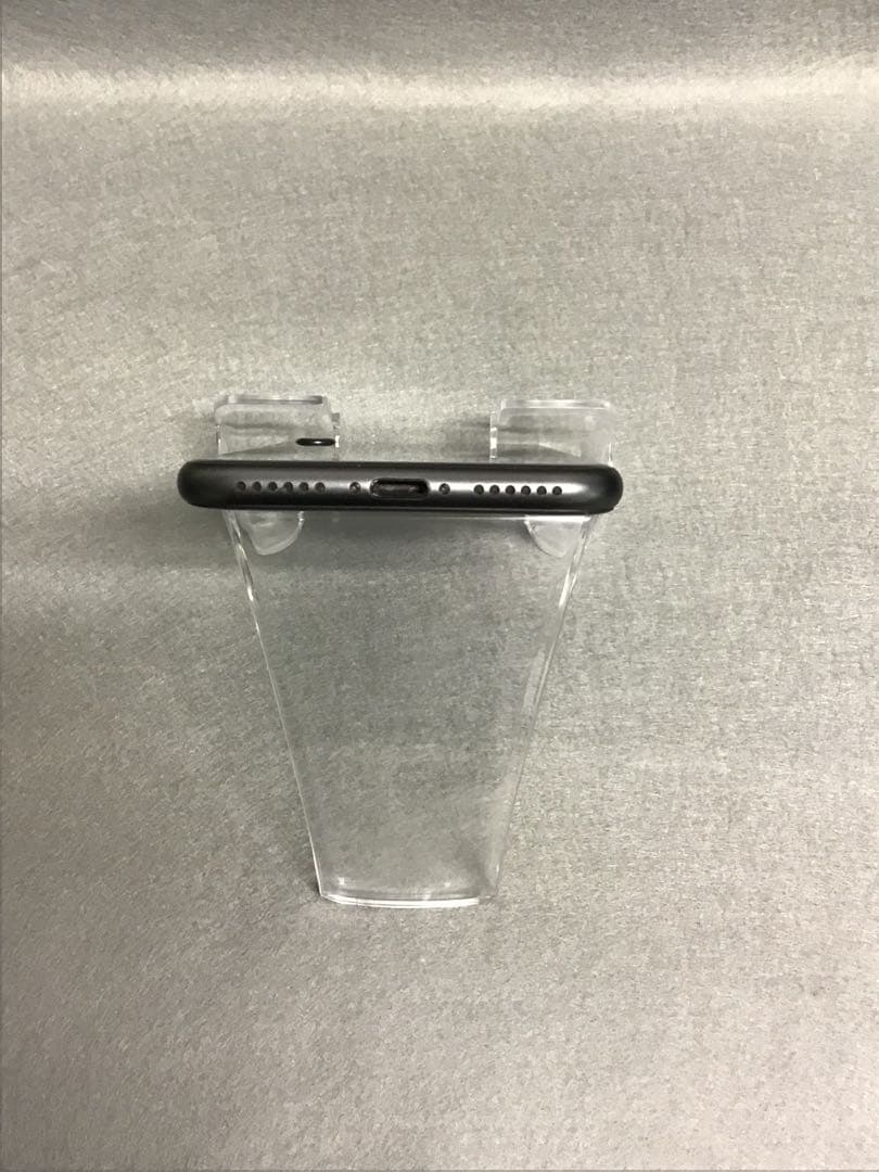 美品 国内版 SIMフリー　iPhone8 64GB スペースグレイ色