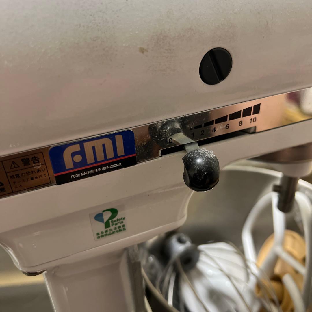 KitchenAid スタンドミキサー ホワイト　アルミ製ケーキ型セット