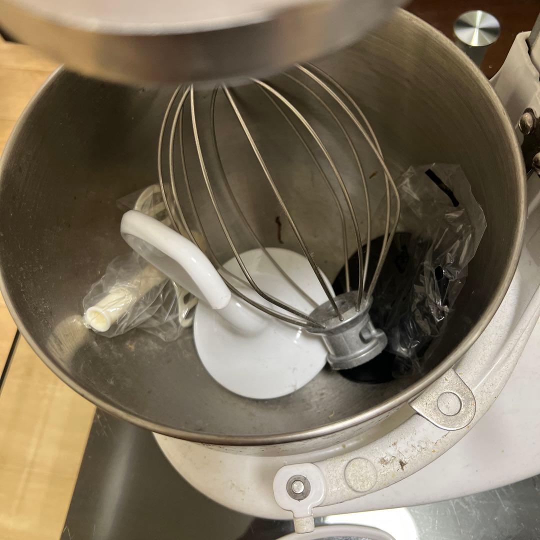 KitchenAid スタンドミキサー ホワイト　アルミ製ケーキ型セット