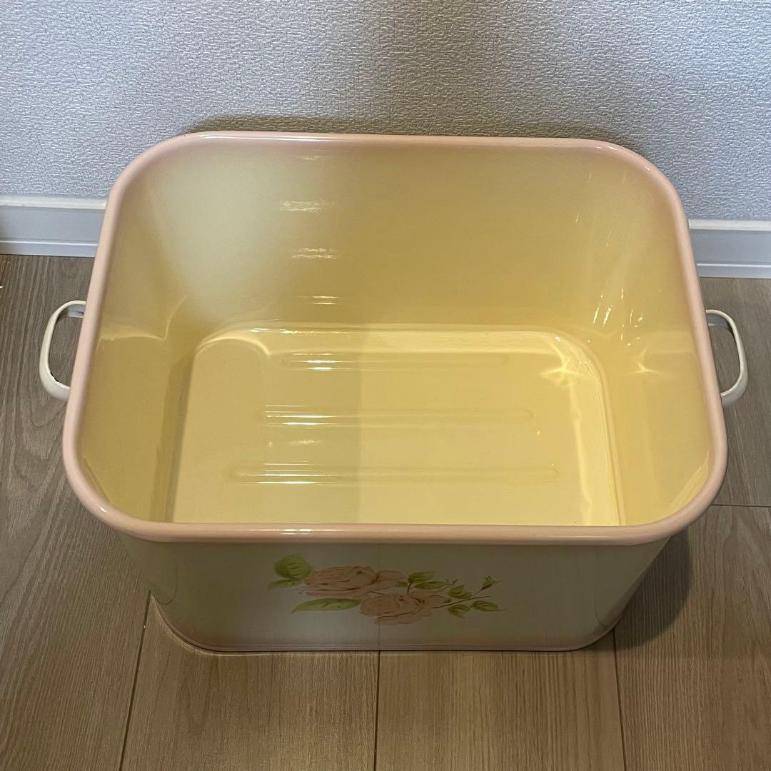 お値下げ‼️イマン ダイアナローズBOX缶　美品 廃盤　レア