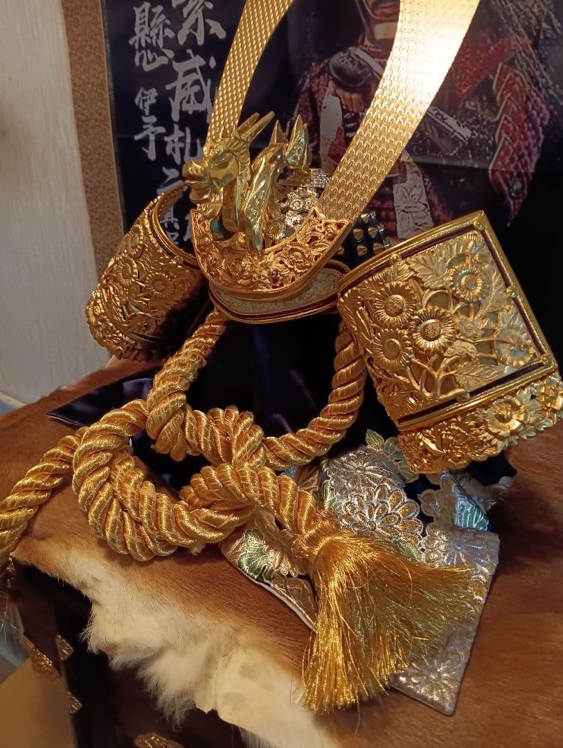 大型サイズ端午の節句伝統的な日本の武士の高級兜飾り装大桐櫃２５号サイズ置物