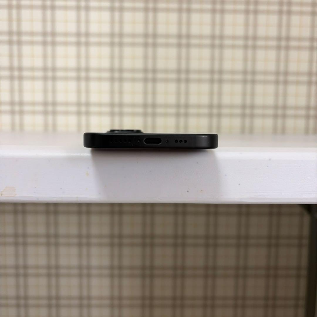 iPhone15 本体　ブラック　128GB