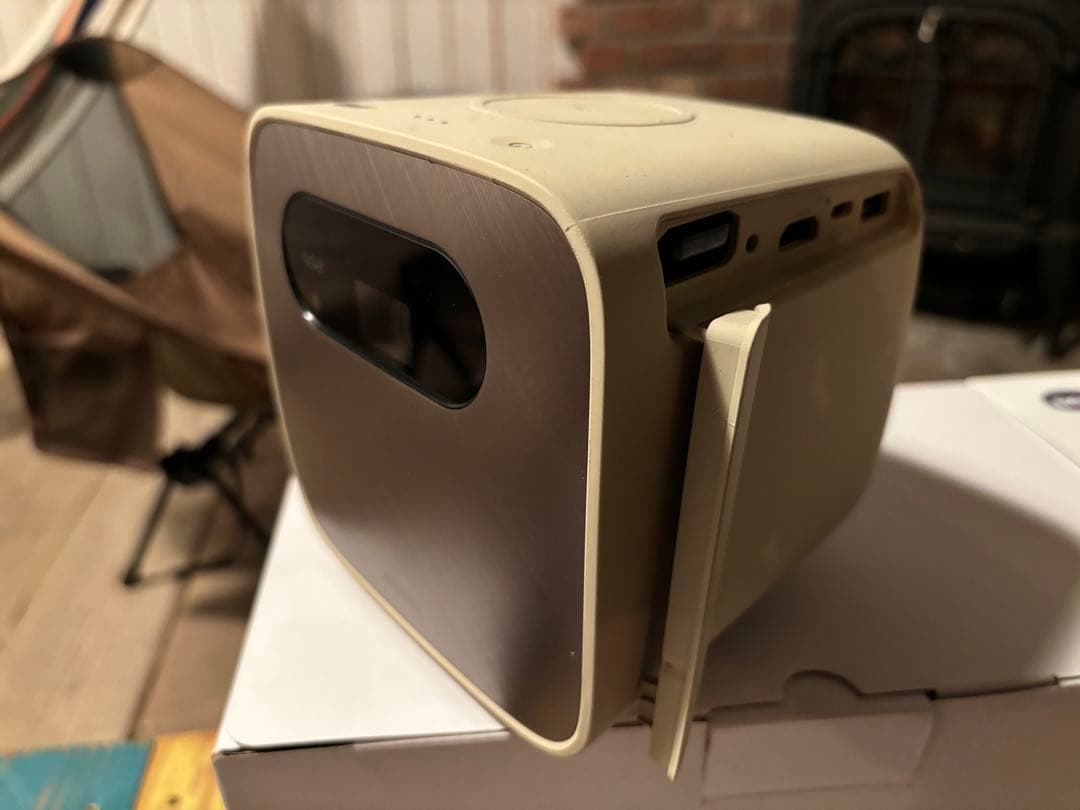 BenQ モバイルプロジェクター　キャンプ