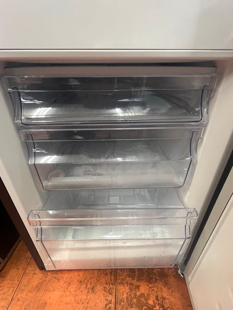 冷蔵庫ハイセンス2022年175L 2ドア　一人暮らし用　送料込み