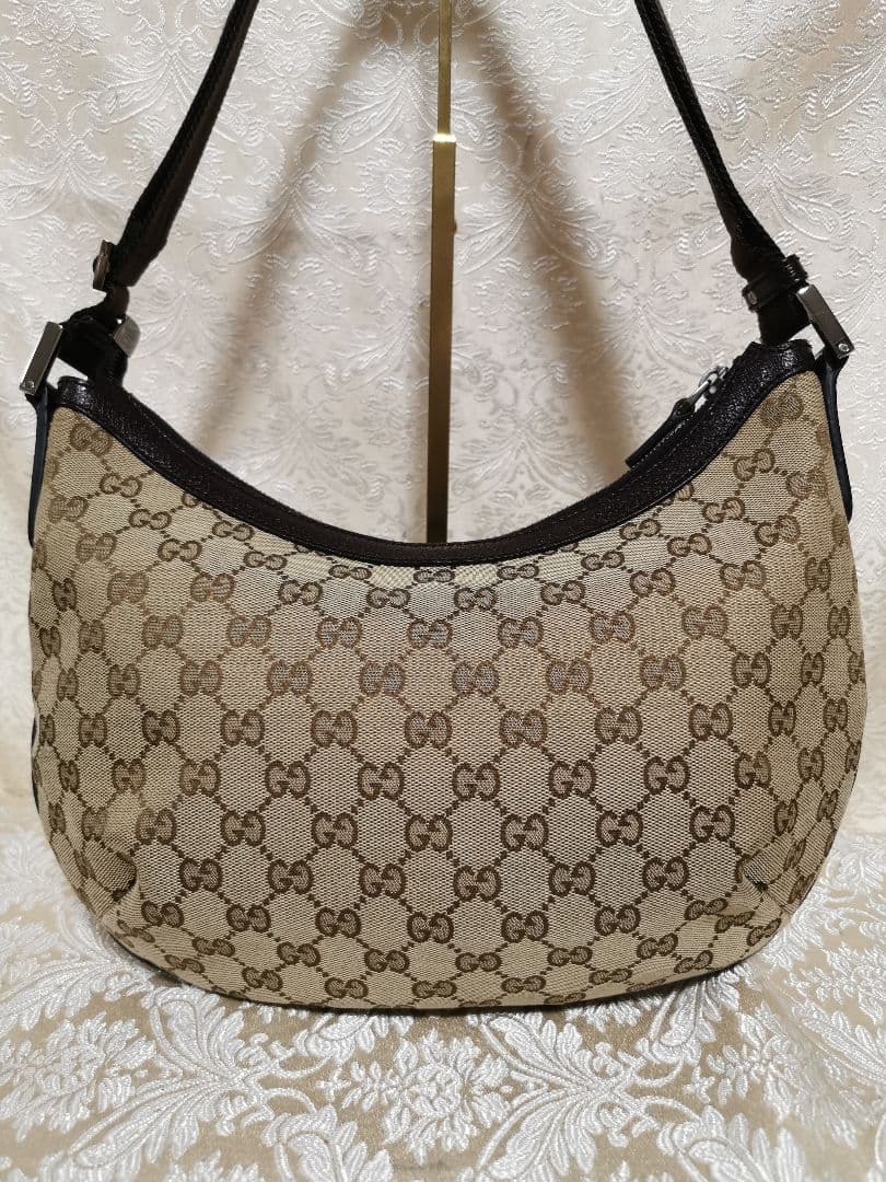 美品　GUCCI　GG　キャンバス　ショルダーバッグ　斜め掛け　カーキベージュ