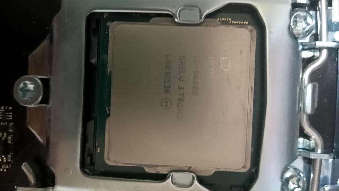 完動品 中古マザーボードとCPUとグラフィックボード