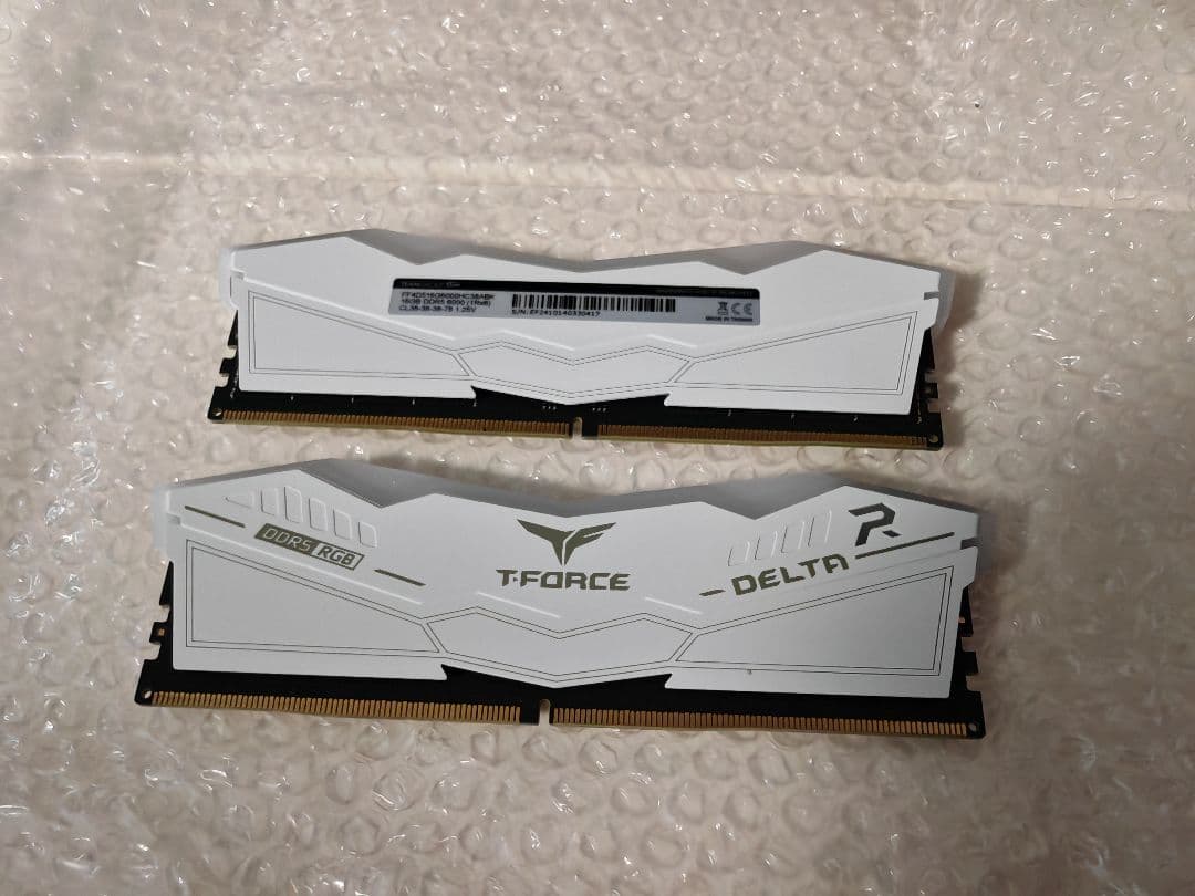 メモリー T-FORCE DELTA R DDR5 32GB 6000MHz