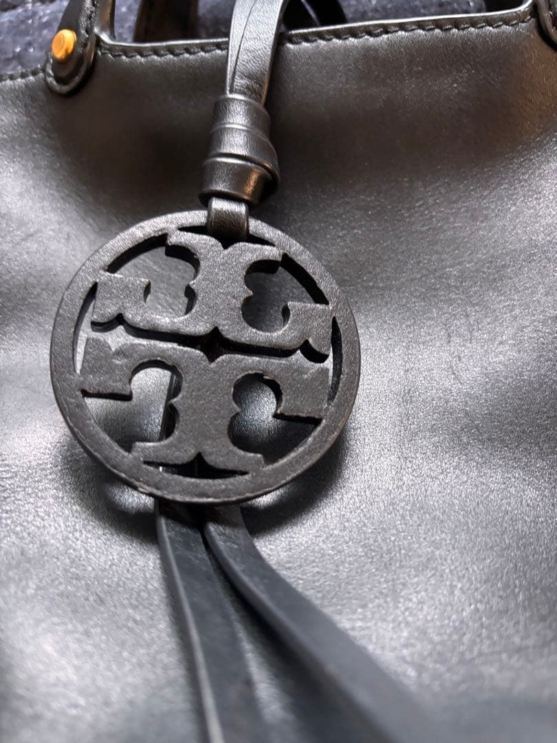 美品　Tory Burch ブラック　レザー　ショルダーバッグ