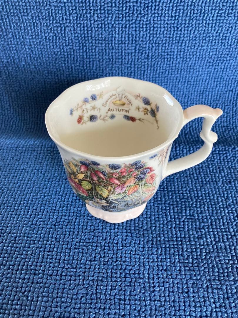 ロイヤルドルトン　  マグカップ　秋冬　2個セット