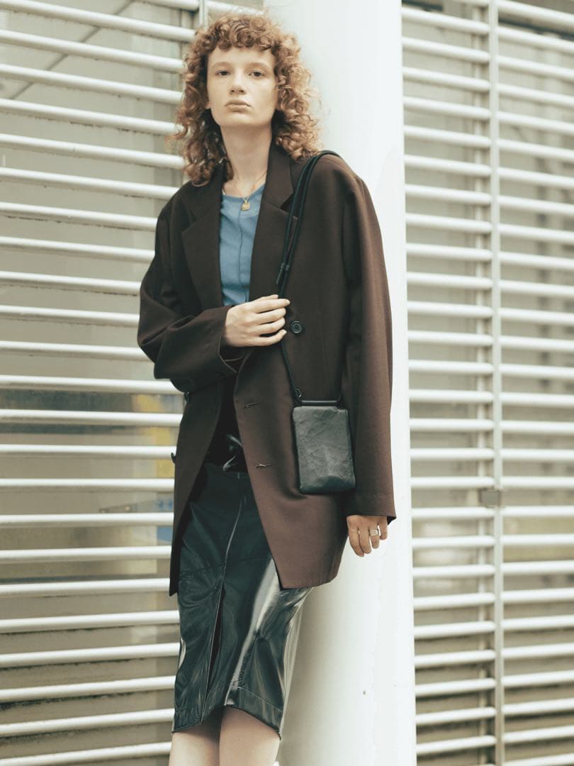 新品未使用土屋鞄ATTITU/レザースマホショルダー (ファスナー) 002