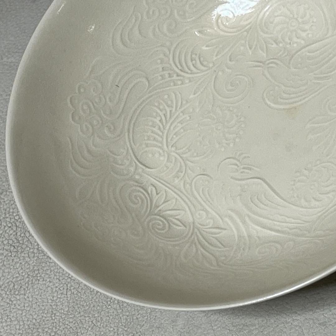 加藤渓山 牙黄磁 華鳥彫刻 鉢 共箱 菓子鉢 茶道具 【k3223】