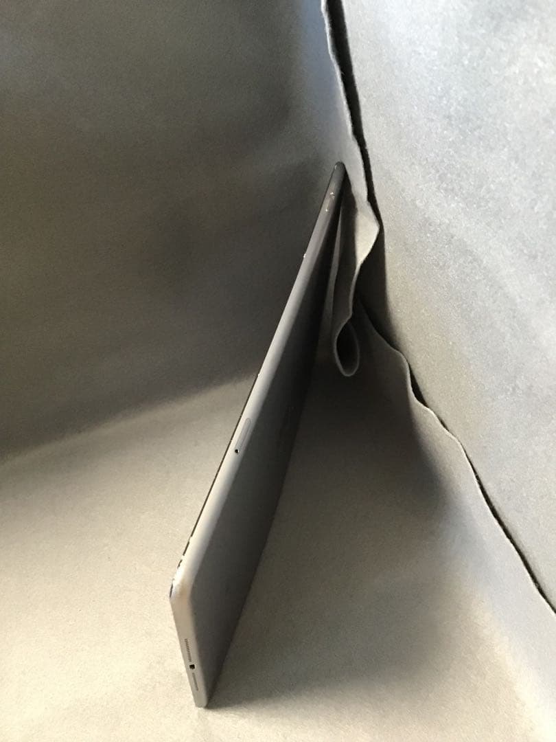 中古　SIMフリー　iPad Air 第2世代　Wi-Fi+Cellular