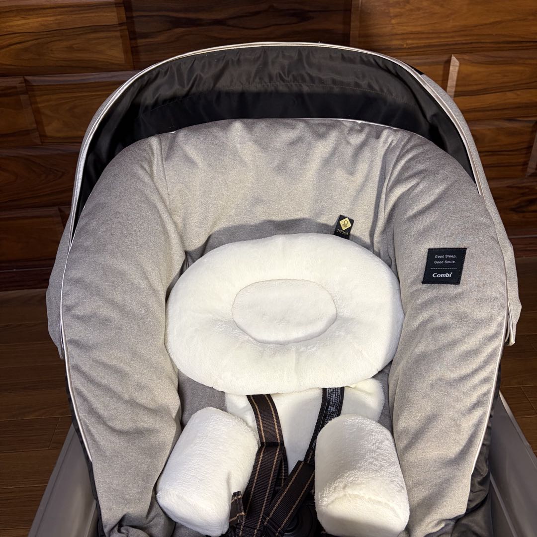 超美品 combi オートスウィング ネムリラ 電動ハイローチェア ドーム付き