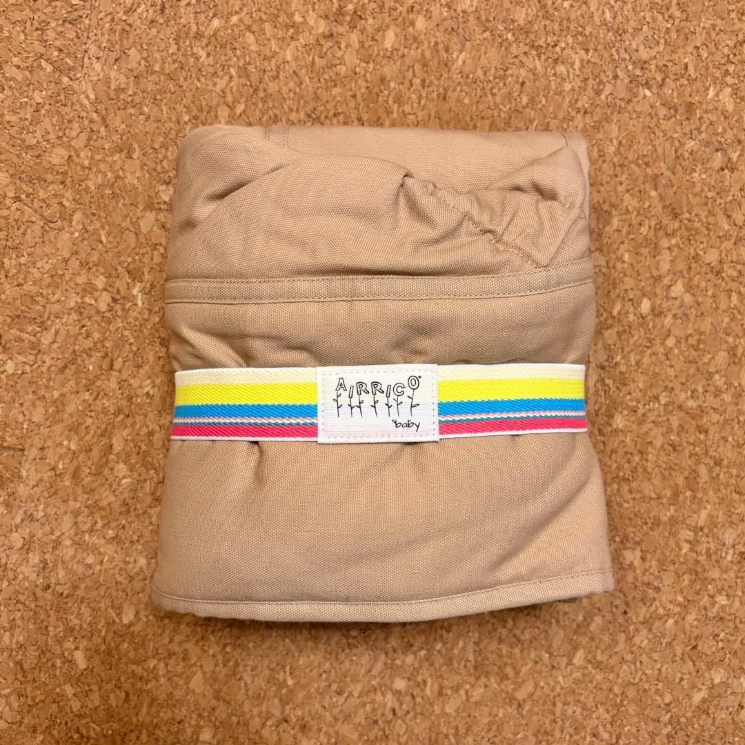 【新品未使用】エアリコ抱っこ紐「プレミアム」 ミルクティ（専用よだれカバー付）