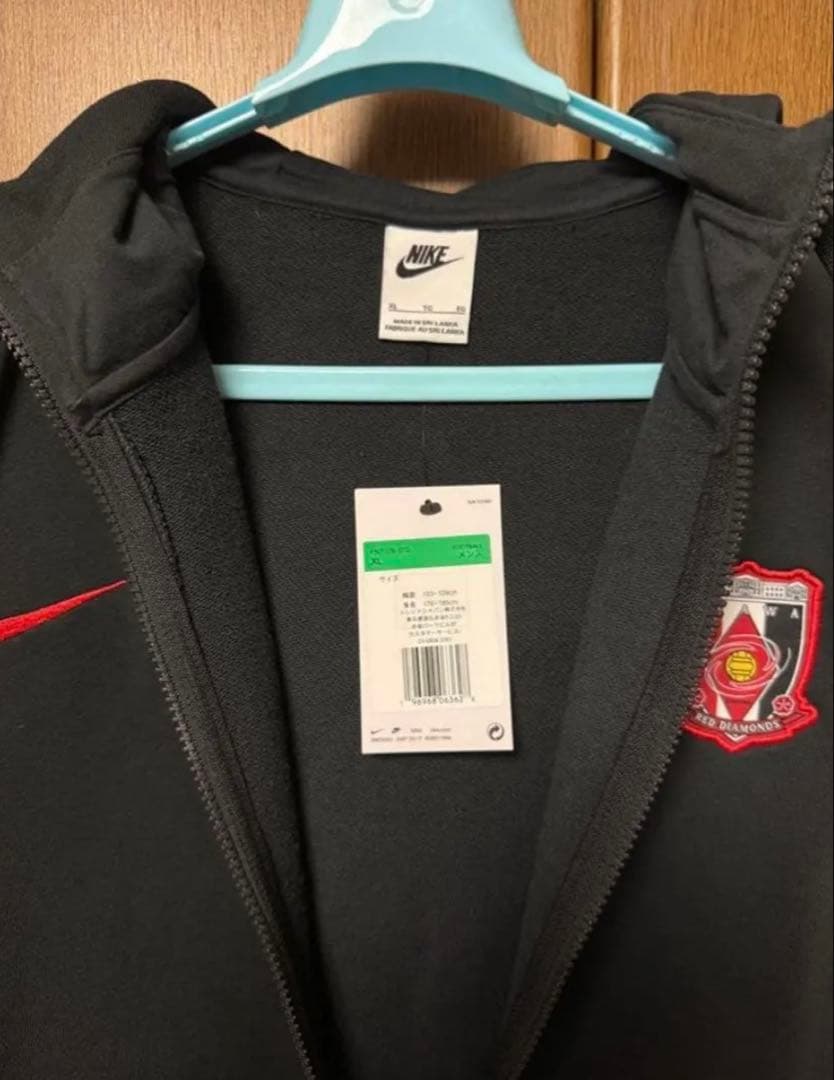 浦和レッズ NIKE ジップパーカー 新品タグ付き
