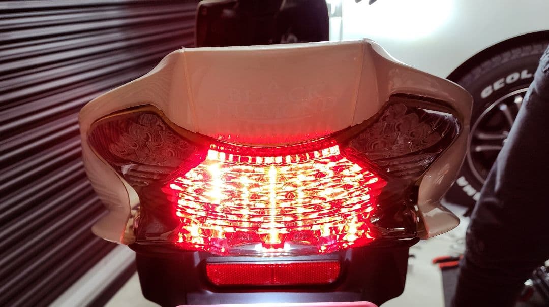 address アドレスv125s LEDテールランプ　ブレーキ (スモーク)